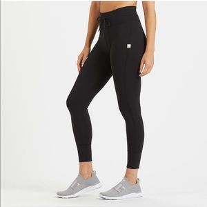 Vuori Daily Legging in Black